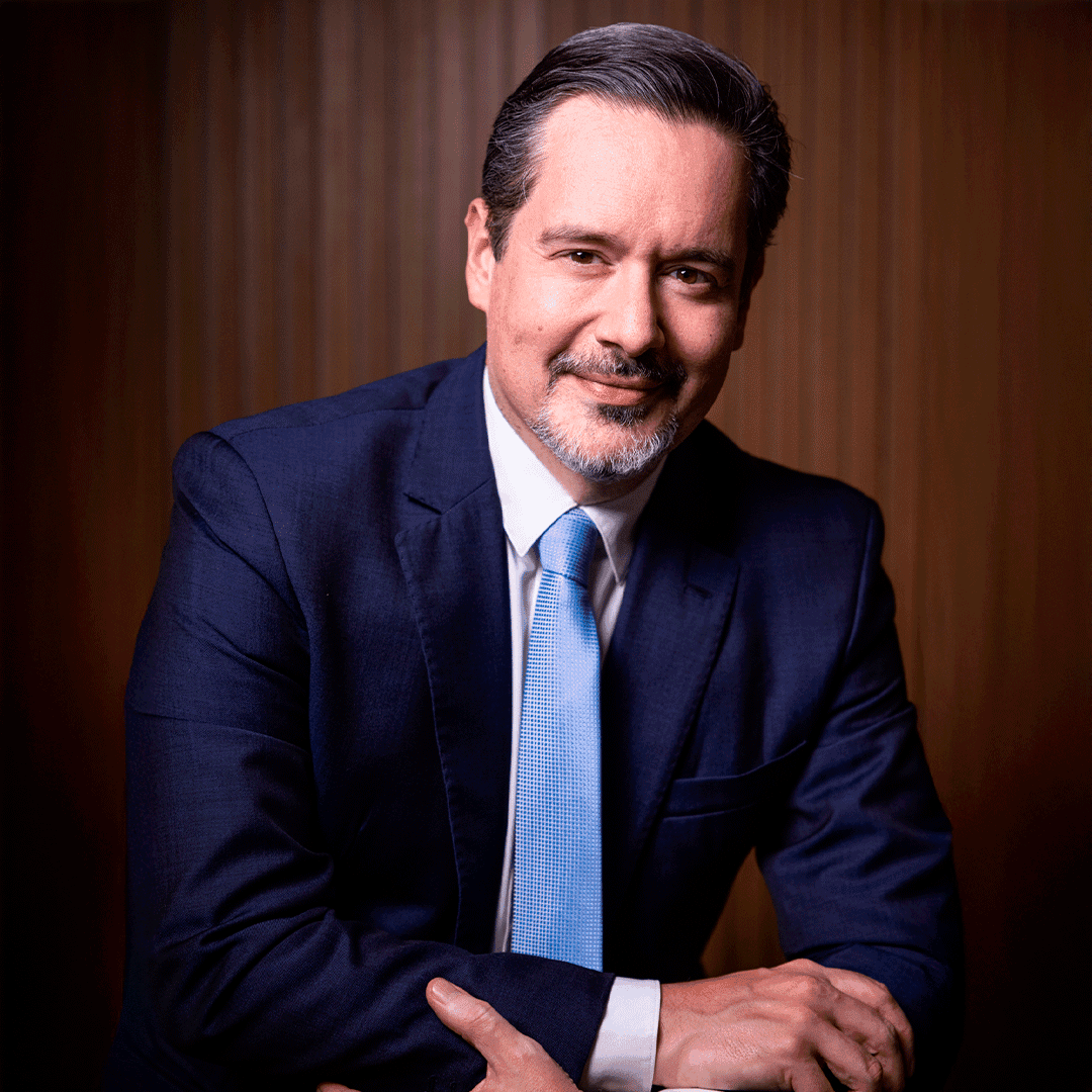 Dr. André Cervantes